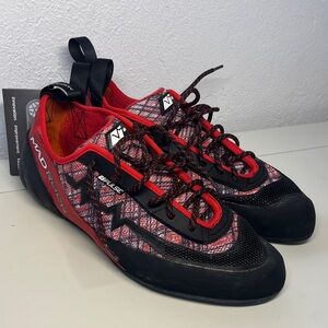 (33) Mad Rock Pulse Men's Red Climbing Shoes Brand New Never Worn